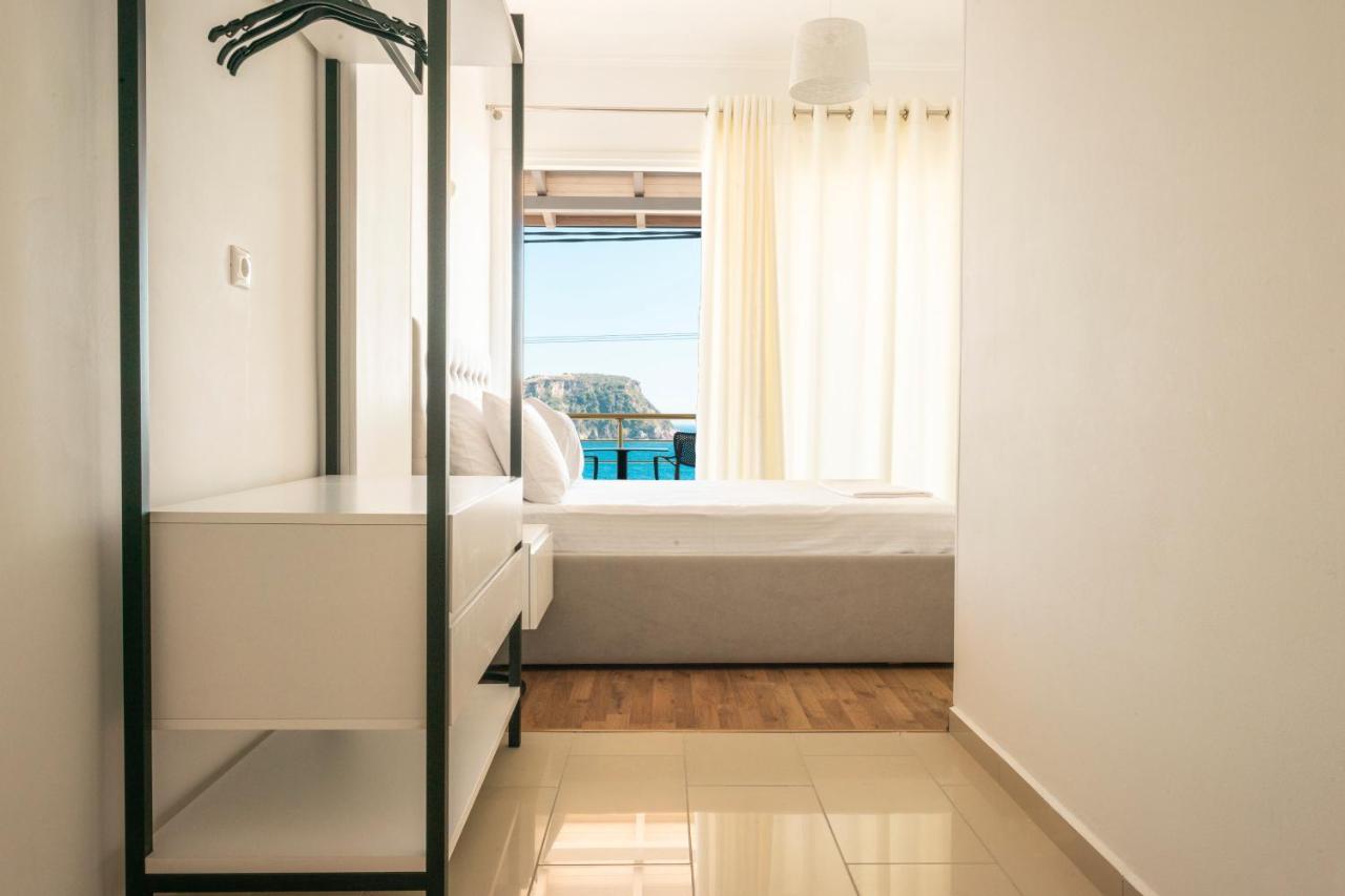 Ionio Rooms I Himare Bagian luar foto